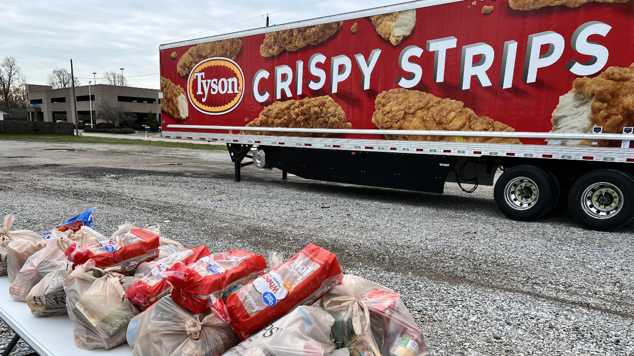 A photo of the Crispy Strips truck.